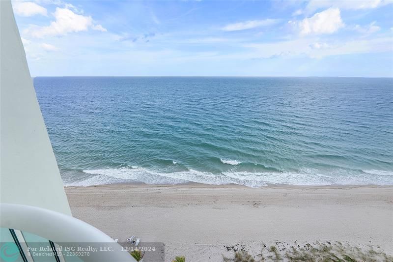 VIEW OF THE BEAUTIFUL BEACH