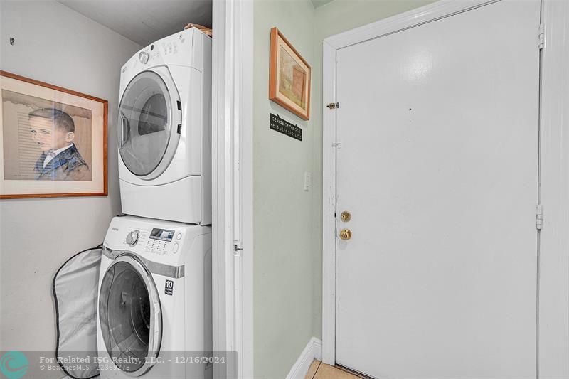 Half-Bath, Washer/Dryer