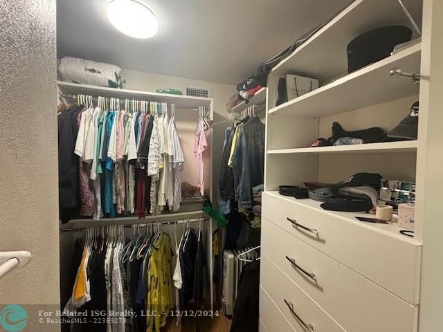 walk in closet