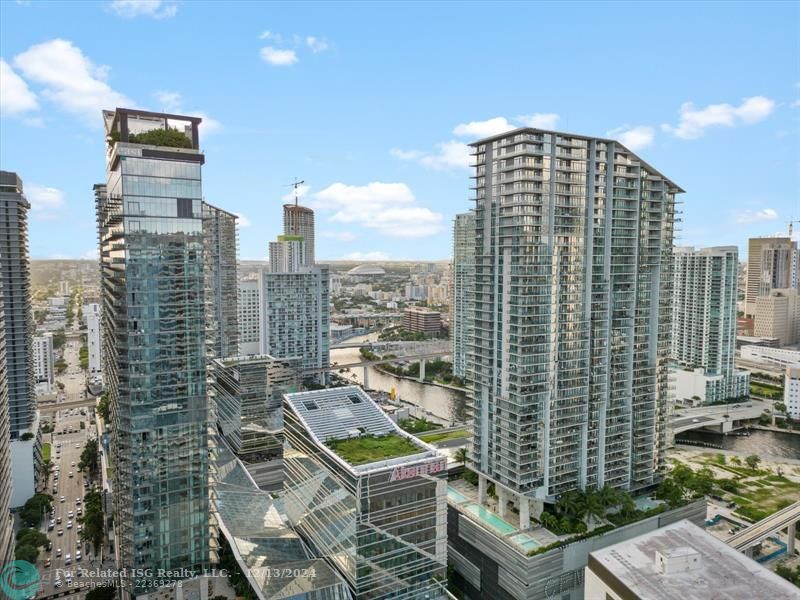 Bird's eye view of the amenities deck