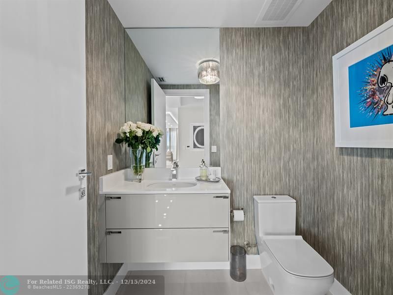 Powder Room designed by SLK Interiors