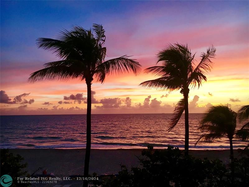 Enjoy Sunrises on beach and sunsets from your balcony