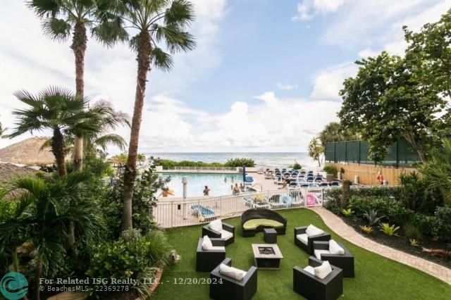 Lounge area by the Cabanas