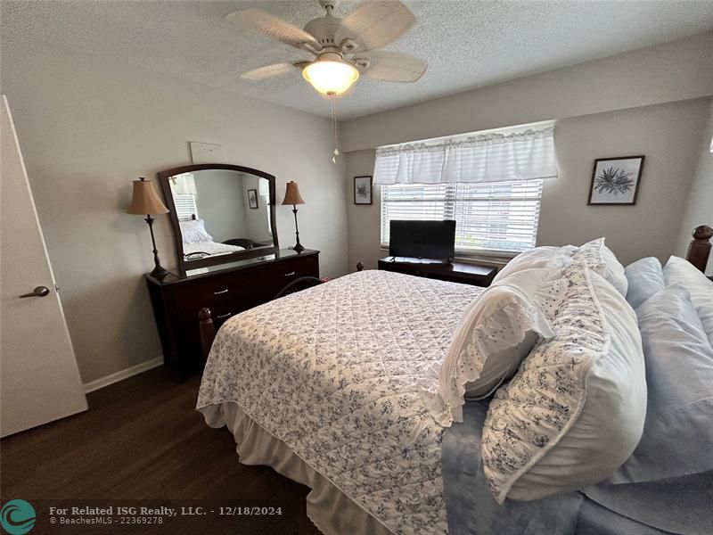 Large 2nd Bedroom. This furniture leaves with Seller