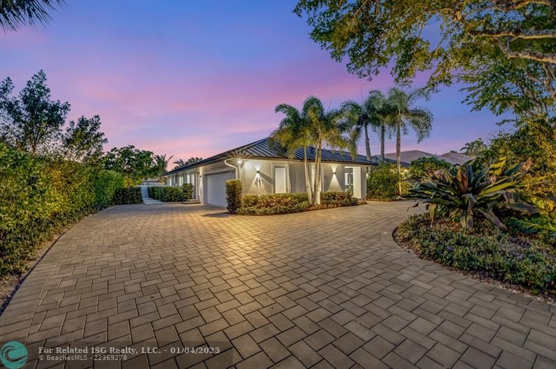 Both Day and Night â€” This Home is Mesmerizing!