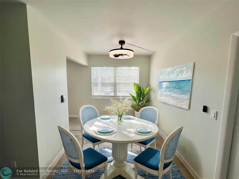 VIRTUALLY STAGED DINING AREA