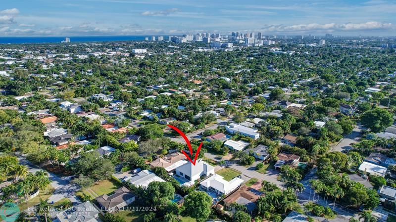 Aerial showcasing proximity to Fort Lauderdale Beach and Downtown/Las Olas Area.