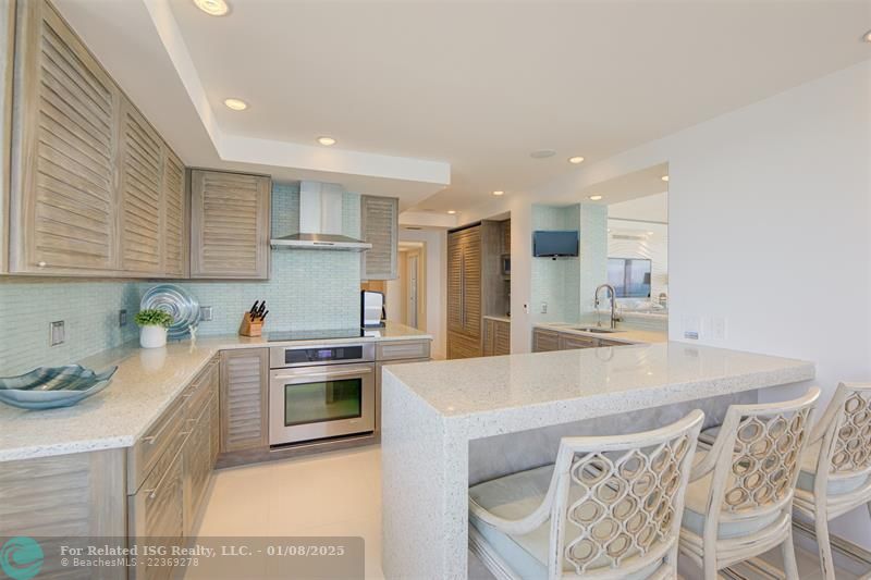 KITCHEN OPEN TO DINING AREA