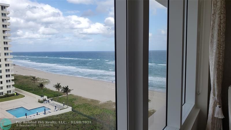 MASTER BEDROOM OCEAN VIEW