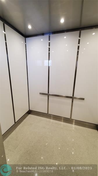 INTERIOR ELEVATOR