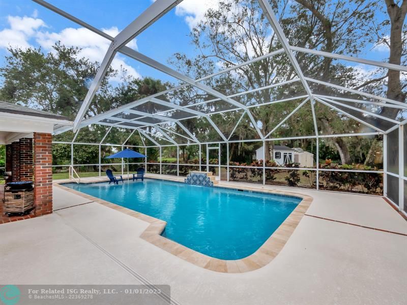 New fountain, pool screened in patio to enjoy