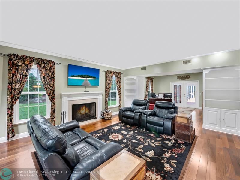 Spacious living room, built ins and working fireplace