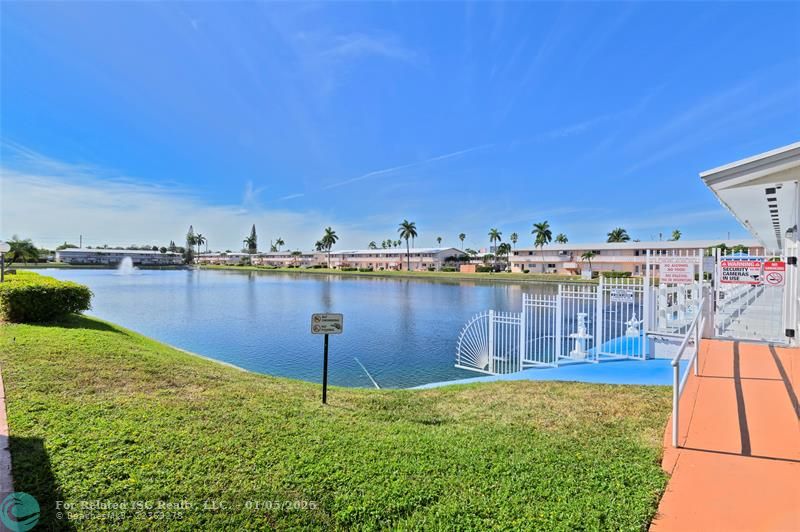 CLUBHOUSE ON THE WATER