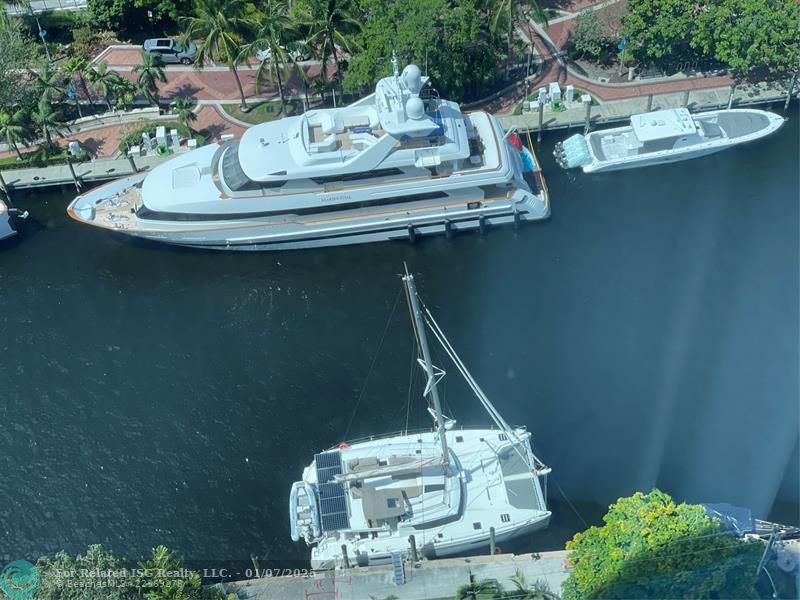 Beautiful River/Yacht View from Unit