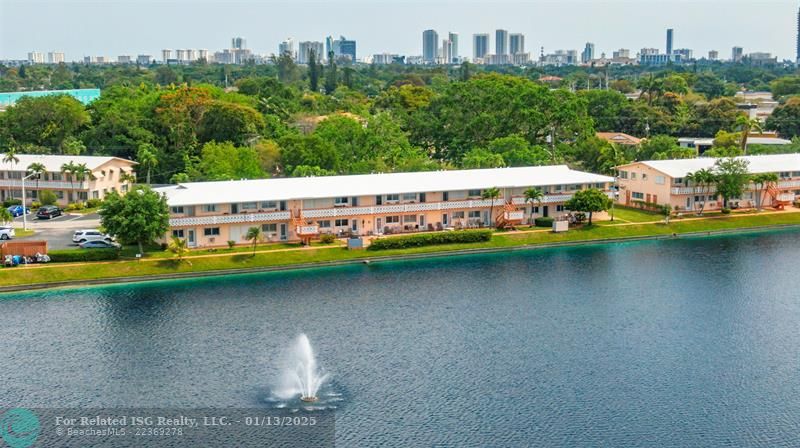 BUILDIND FACING THE LAKE AND FOUNTAIN